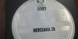 Detalhe do prêmio de especialista em chopp.